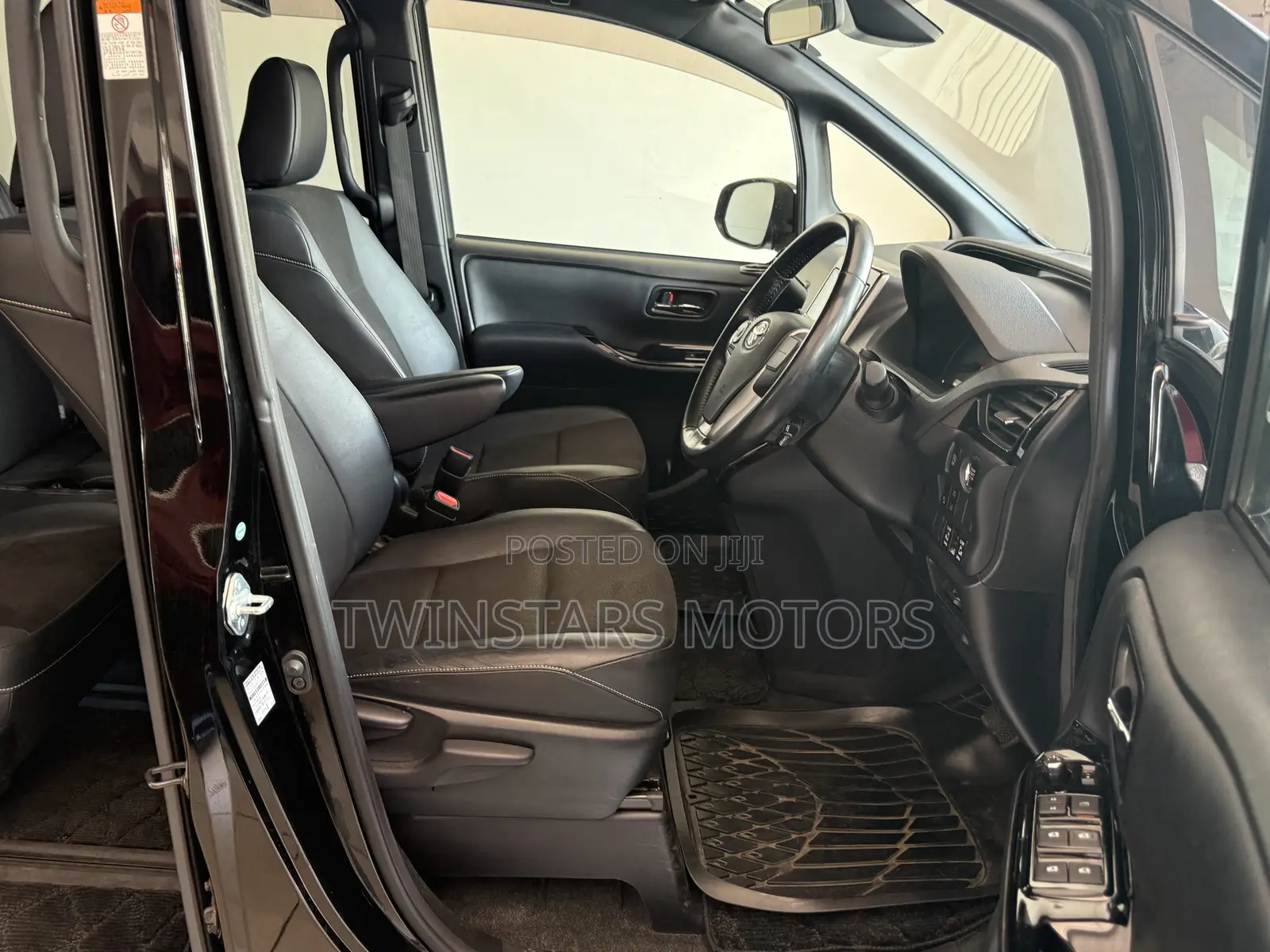 Toyota Noah 2.0 FWD (7 Seater) 2018 Black