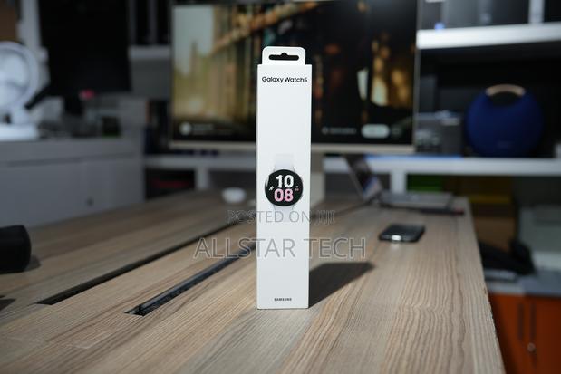 Samsung Galaxy Watch 5 - main view