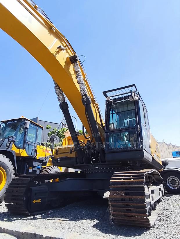 Shantui 30 Tonne Excavator - thumbnail 4