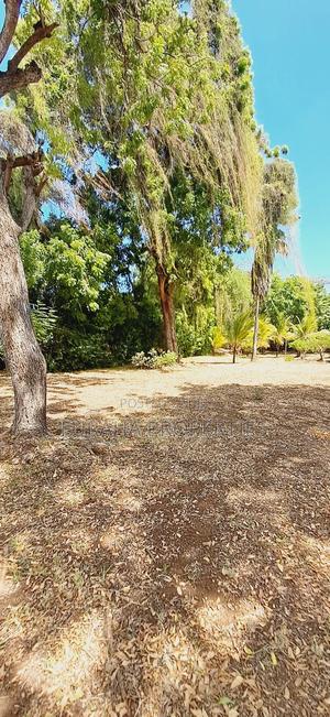 For Sale One Acre Land Nyali - thumbnail 2