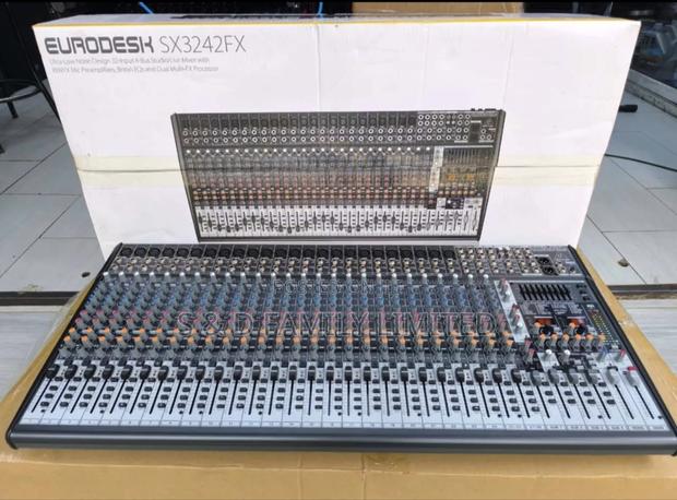 Behringer Eurodesk Sx3242fx Mixer