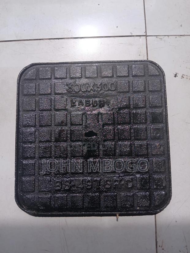 12" Inch Manhole Cover- Cast Iron . - thumbnail 2
