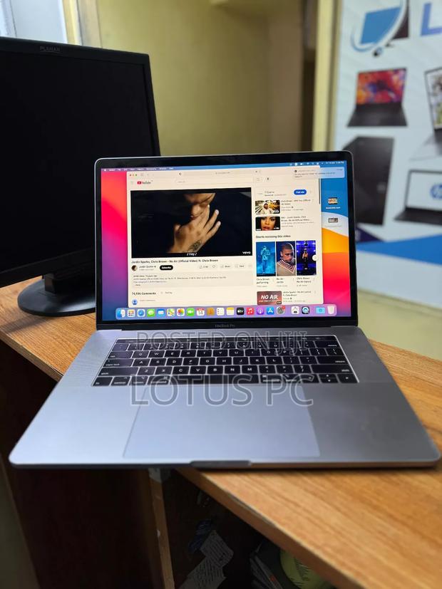 Laptop Apple MacBook Pro 2018 32GB Intel Core I9 SSD 512GB - main view