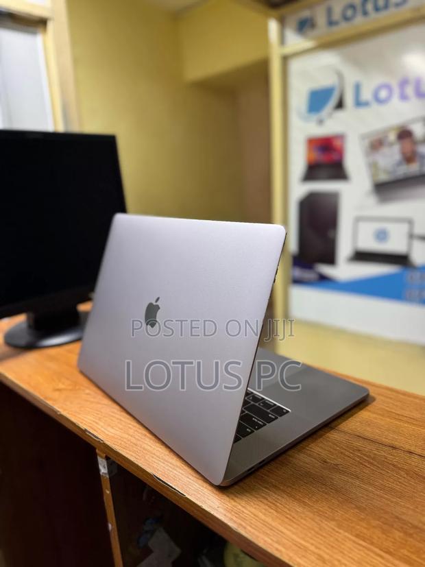 Laptop Apple MacBook Pro 2018 32GB Intel Core I9 SSD 512GB - thumbnail 3