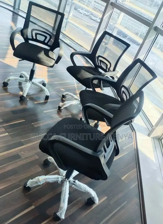 Office Chairs: Clerical Simple Office Chair With Wheels