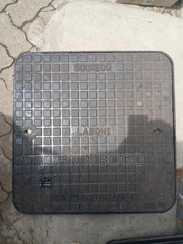 Cat Iron Manhole Cover - 600mm by 600mm