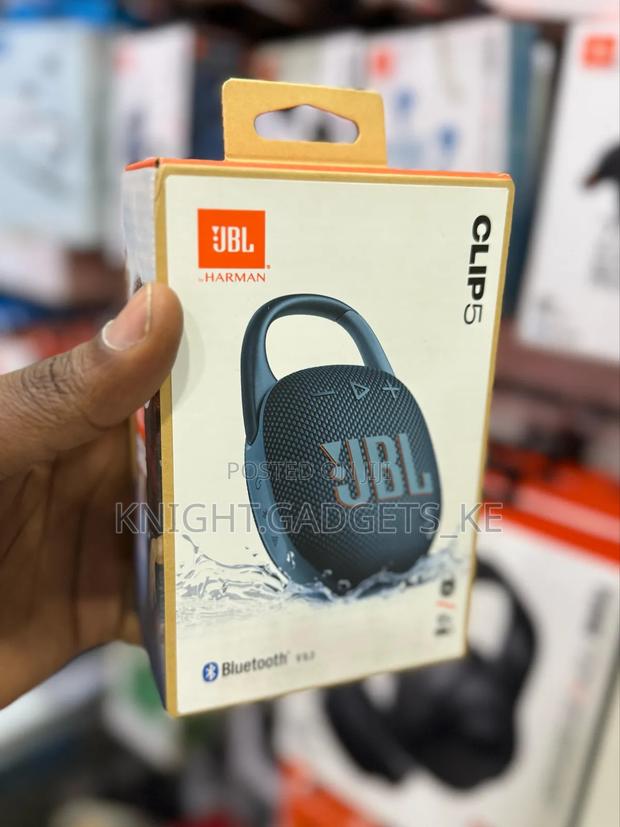 JBL Clip 5 Speakers