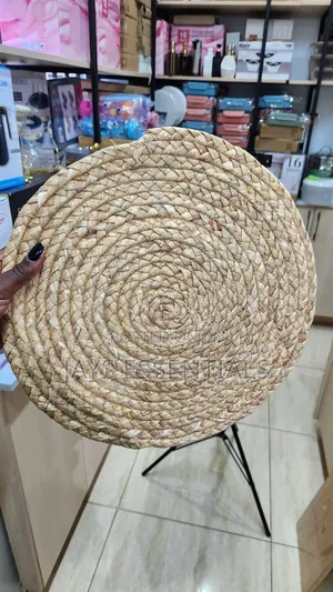 6pc Round Hand Straw Table Mats