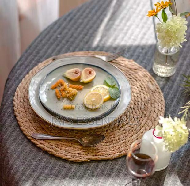 6pc Round Hand Straw Table Mats - thumbnail 5