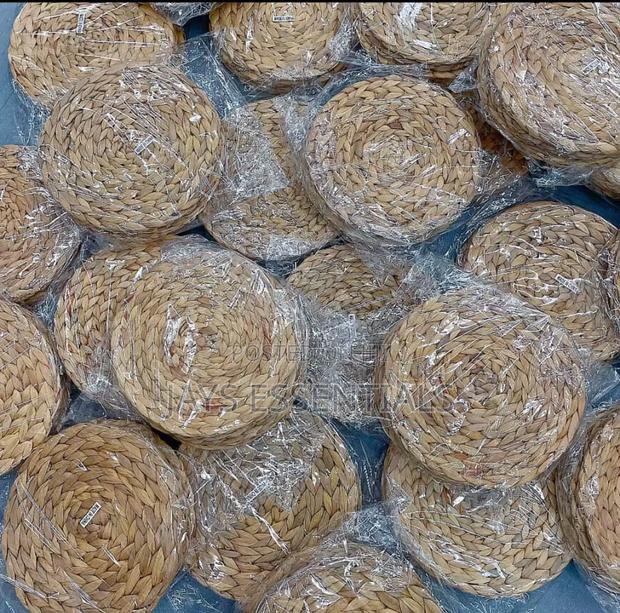 6pc Round Hand Straw Table Mats - thumbnail 6