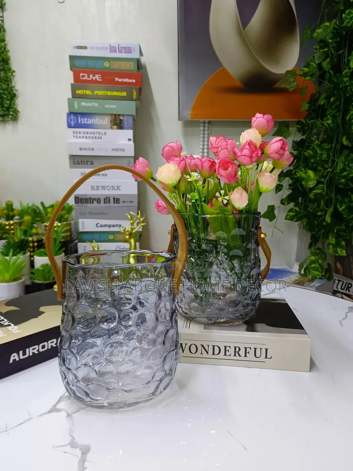 Stylish Clear Flower Vase With Leather Strap