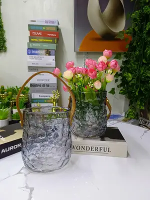 Stylish Clear Flower Vase With Leather Strap