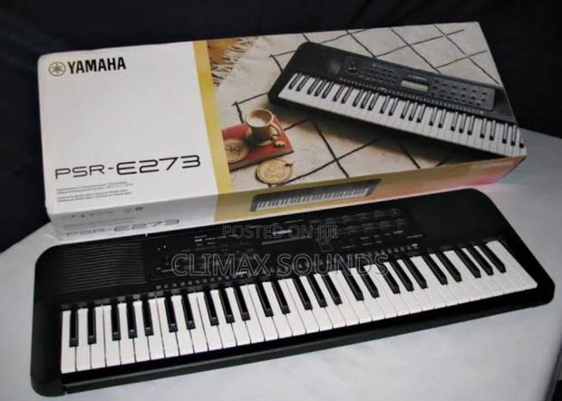 PSR -273 Yamaha - main view