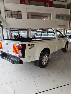 New Isuzu D-MAX 2025 White