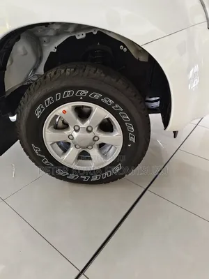 New Isuzu D-MAX 2025 White