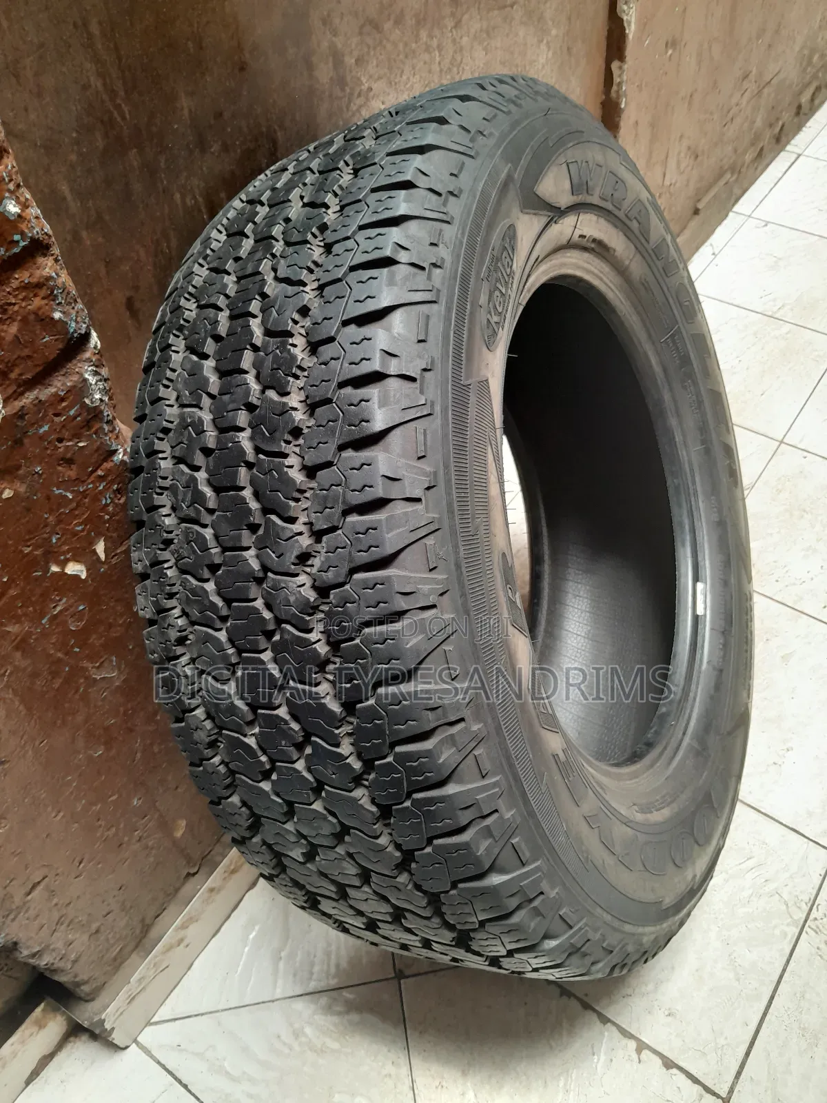 265/65r17 Goodyear Tyres Slightly Used