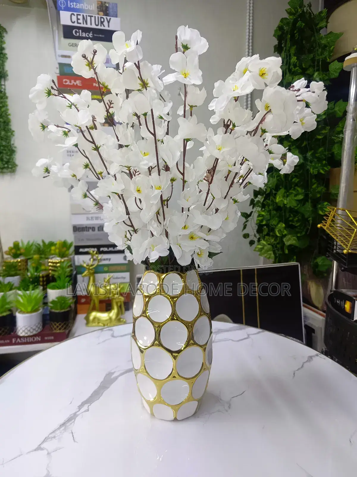 Luxury Gold White Flower Vase With Flowers