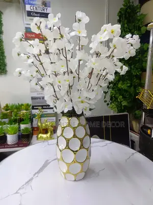 Luxury Gold White Flower Vase With Flowers