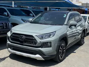 Toyota RAV4 2019 Green