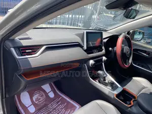 Toyota RAV4 2019 Green
