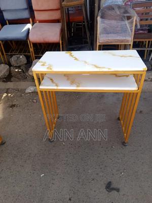 Manicure Table - main view