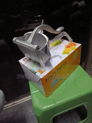 Manual Fruit Press Juicer / Fruit Press