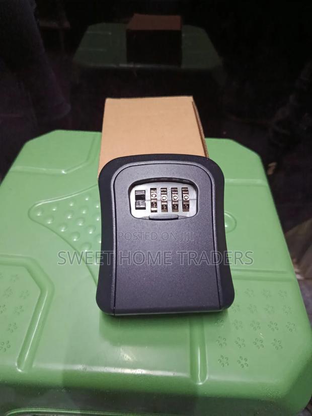 Fully Metallic Key Lock Box With Code - main view