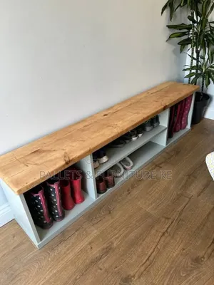 Boot & Shoe Haven Seat
