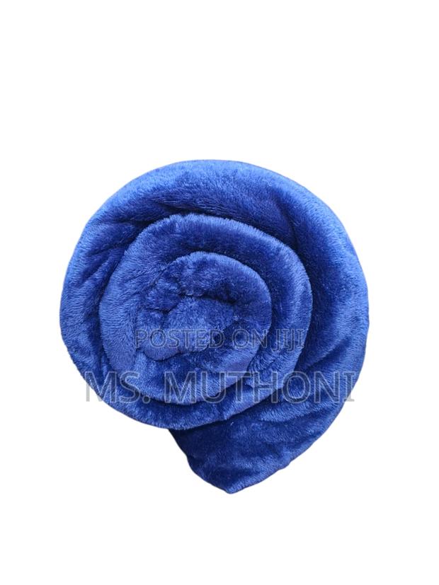 *Fleece Coloured Throw Blankets* Size: 6x6; - thumbnail 7