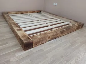Charcoal Crest Bed