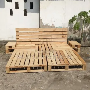 Driftwood Pallet Bed