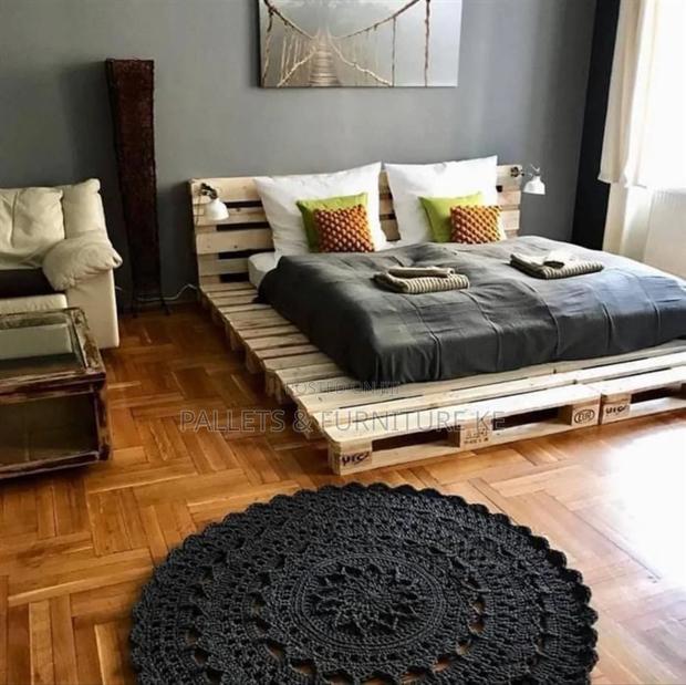 Flat Framed Pallet Bed