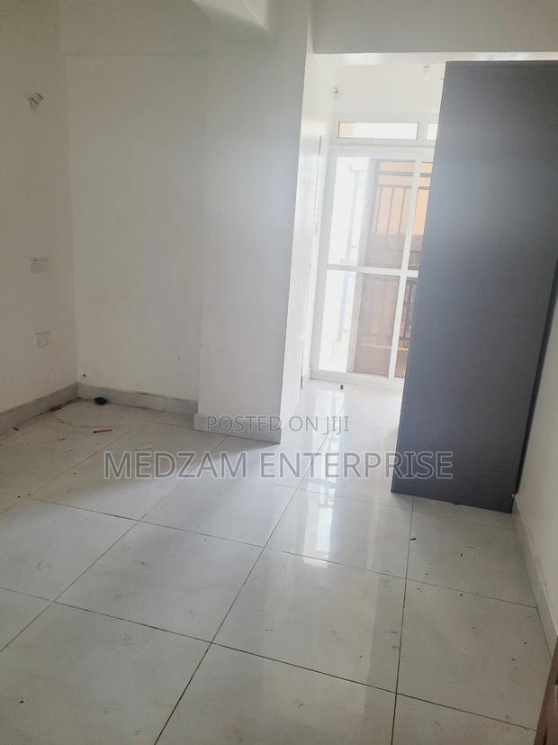 3bdrm Apartment in Kisimani Heights, Ziwa la Ngombe for rent - main view