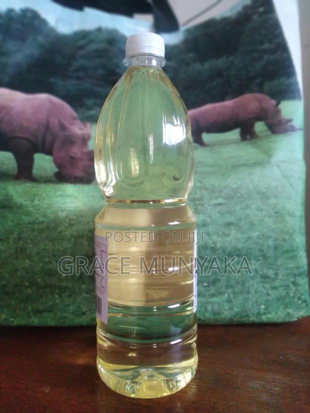 Pure Cold Pressed Macadamia Oil - main view