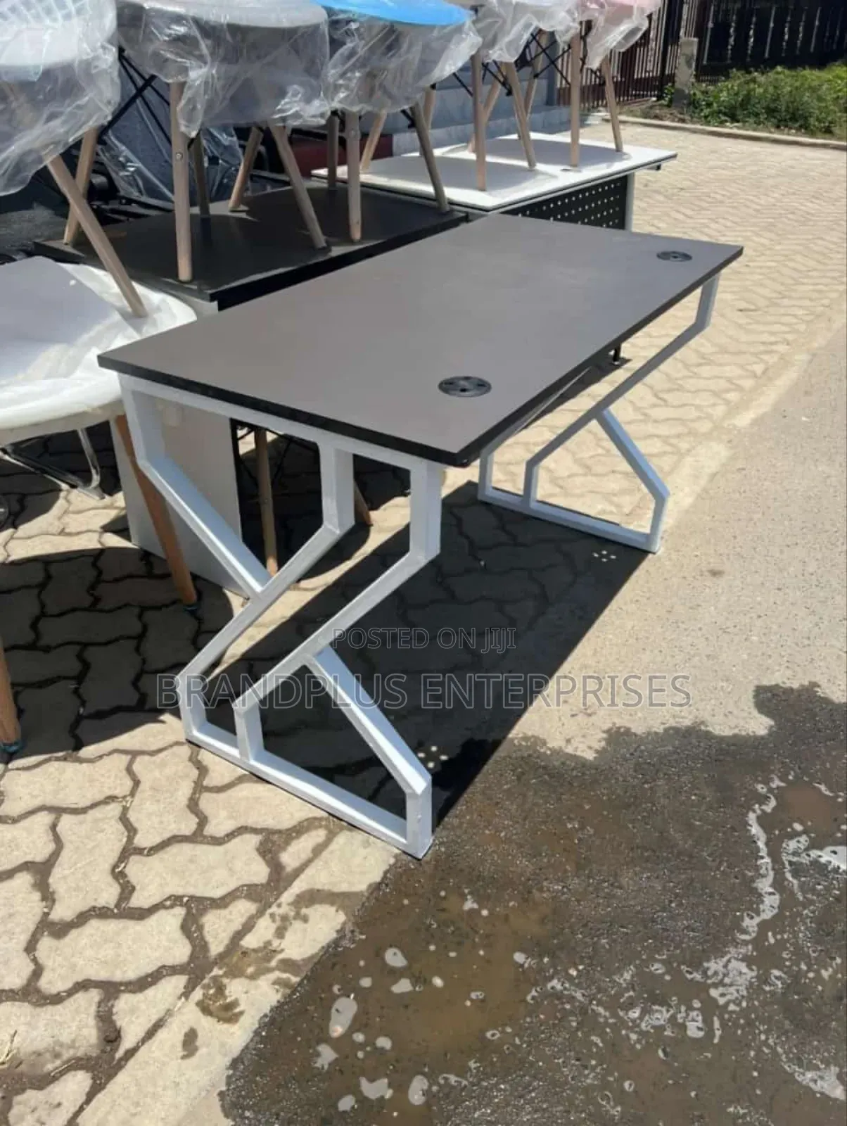Metallic Stand Office Desk