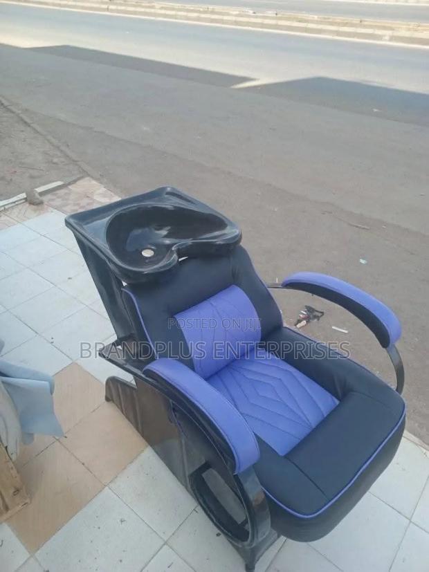 Salon Sink - main view