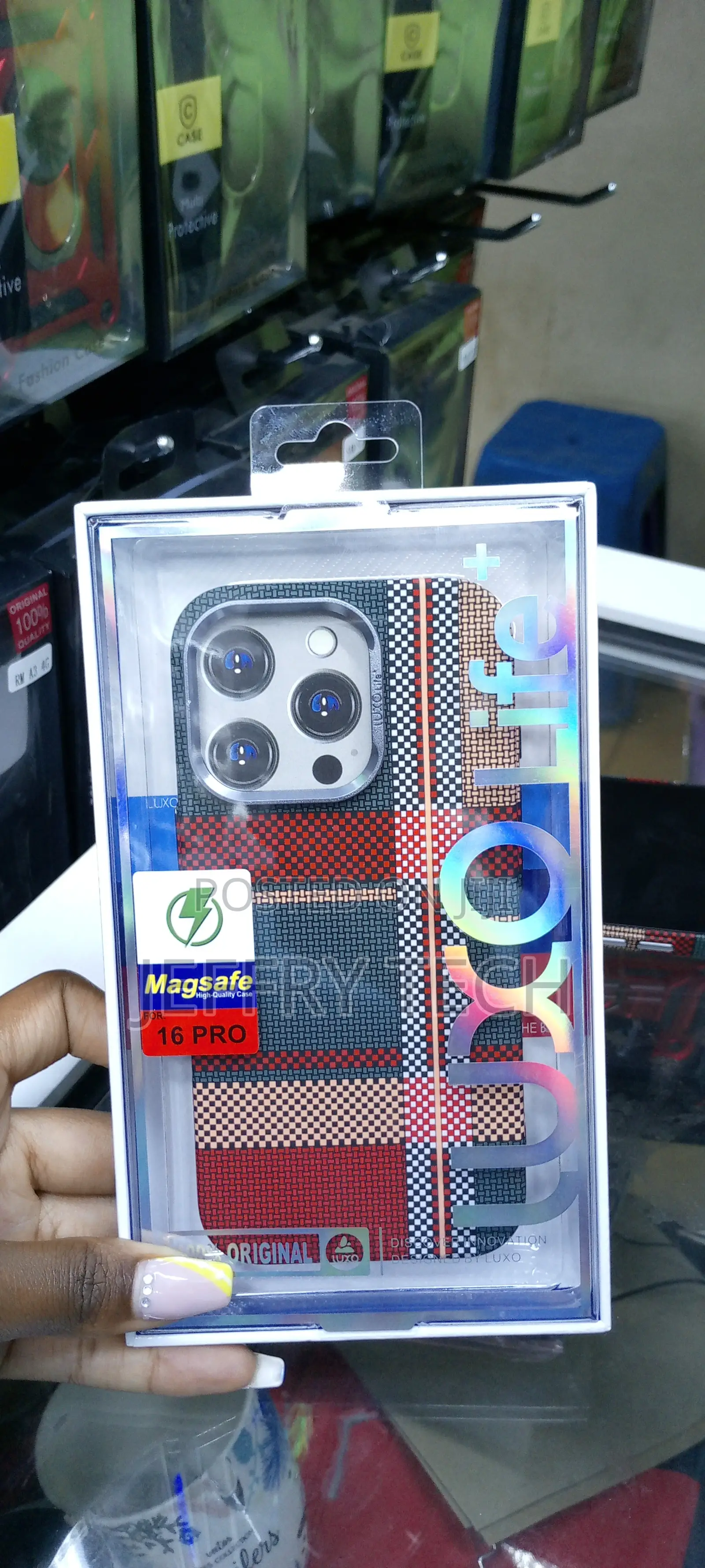 Premium Carbonfiber Tribal Case, Magsafe for iPhone 16 Pro