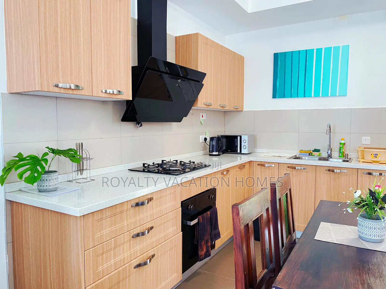2 Br Beach Airbnb Apartment at Sultan Palace, Kikambala
