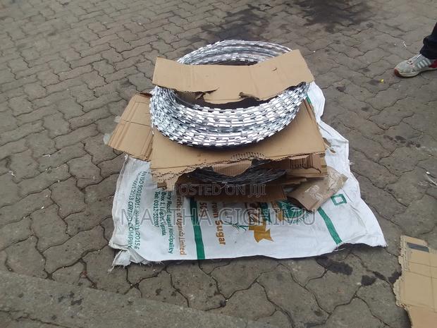 Razor Wire/Barbed Tape