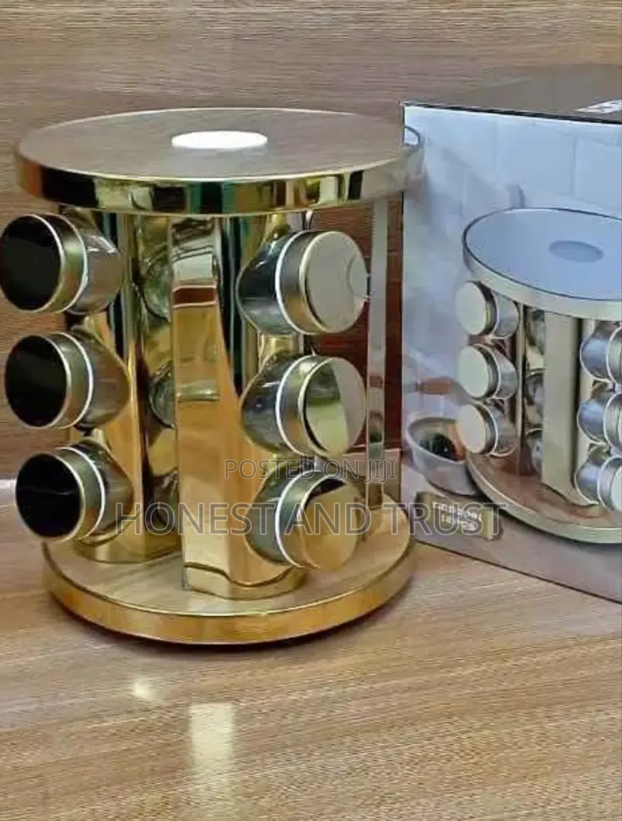 Spice Carousel Has 12 Rotating Spice
