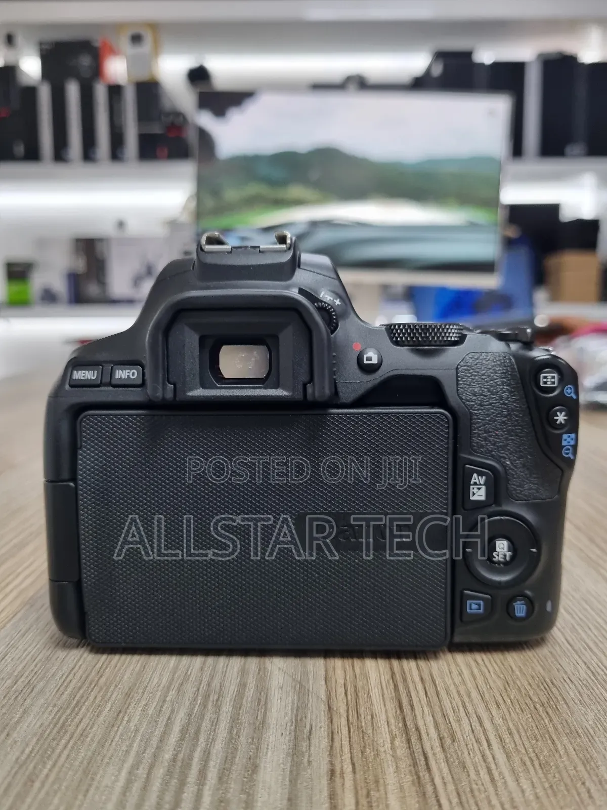 Canon Eos 250d DSLR Camera With 18-55mm Lens.
