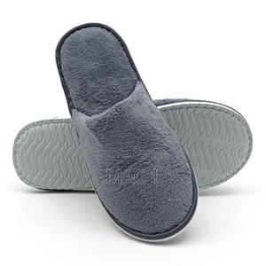 Kings Collection Indoor Slippers - thumbnail 2