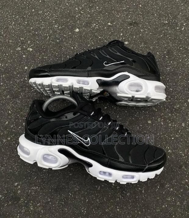 Nike Tn Black White Sole - main view