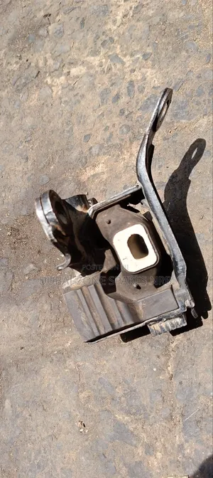 Gearbox Mount Demio 2016.