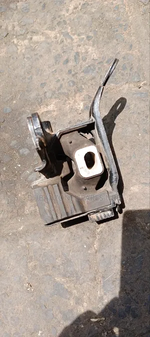 Gearbox Mount Demio 2016.