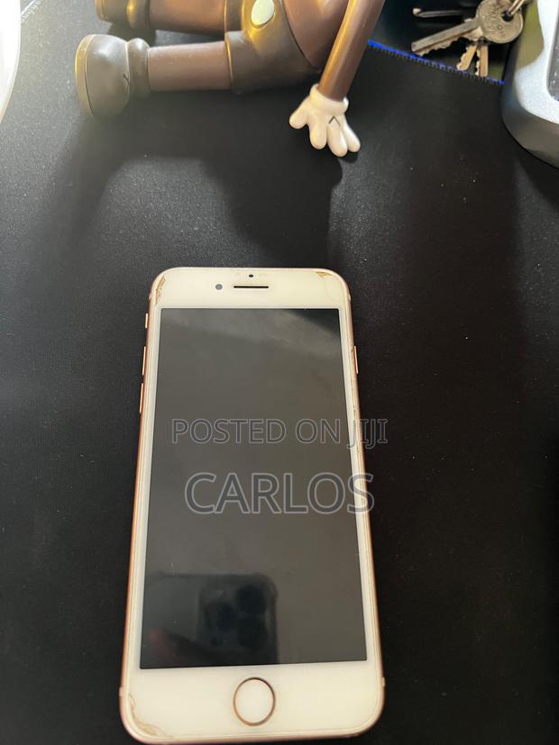 Apple iPhone 8 64 GB Gold - main view
