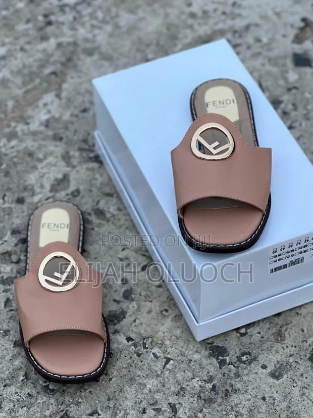 Fendi High Quality Slip on Sandals - thumbnail 3