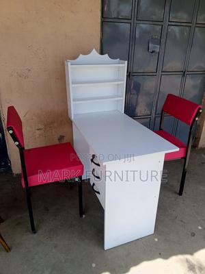 Manicure Table and Chairs - main view