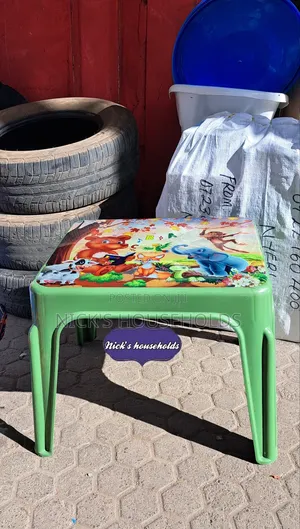 Jungle Green Kids Plastic Table With a Cartoon
