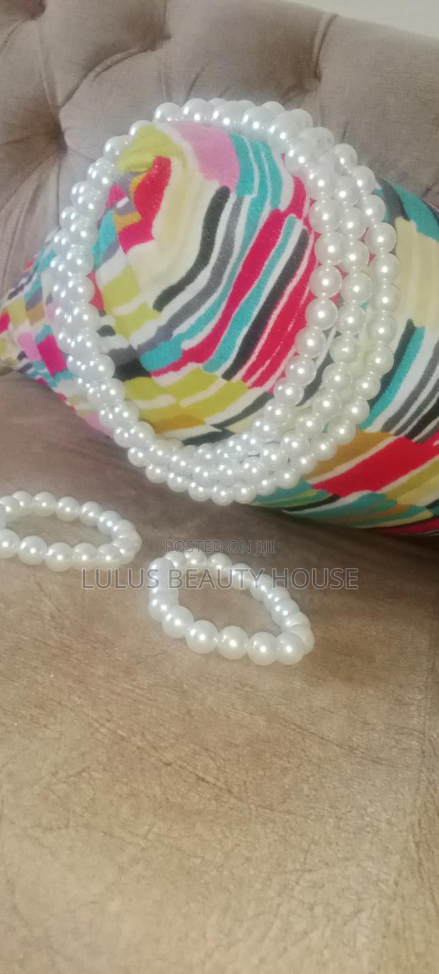Choker Pearls and Bracelet Set - thumbnail 3
